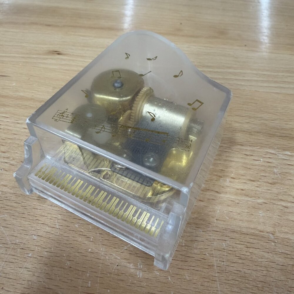 VTG Sankyo Clear Lucite Gold Accents Grand Piano Music Box Works Plays Memory
